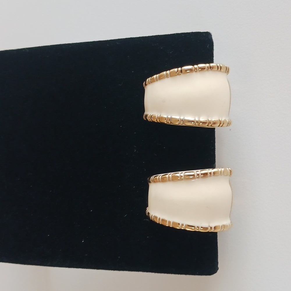 Vintage St. John Clip On Earrings